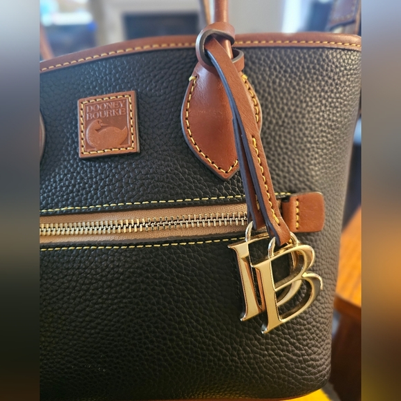 Dooney & Bourke• All Weather Leather Pebble Grain Small Handle Tote/CB - Picture 2 of 12